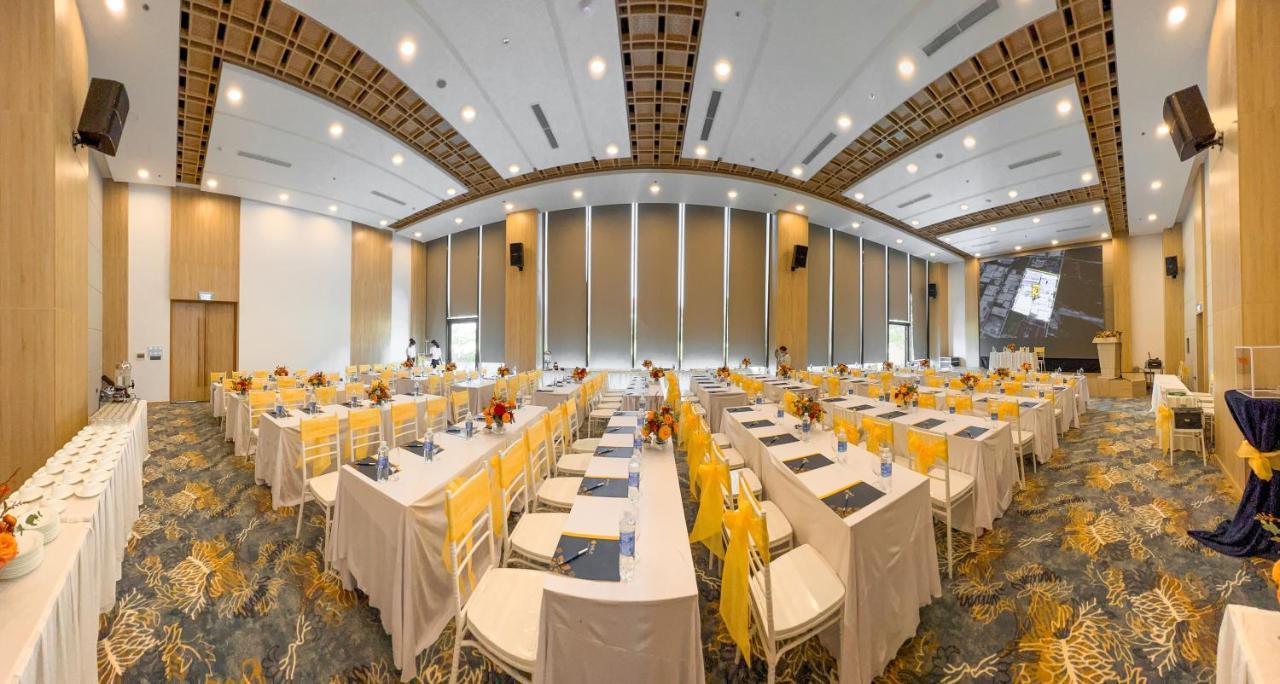 Sala Grand Tuyhoa Hotel Туй Хоа Екстериор снимка