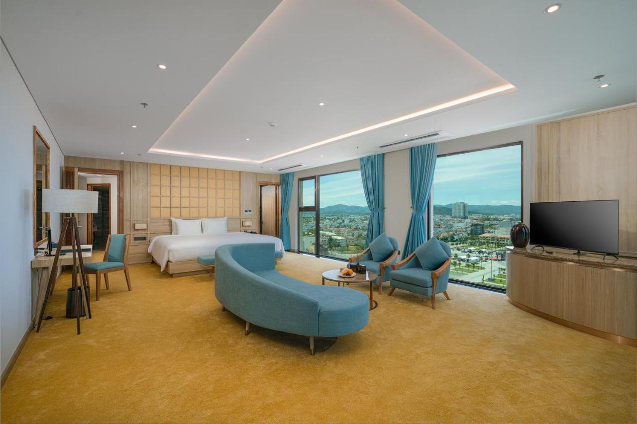 Sala Grand Tuyhoa Hotel Туй Хоа Екстериор снимка