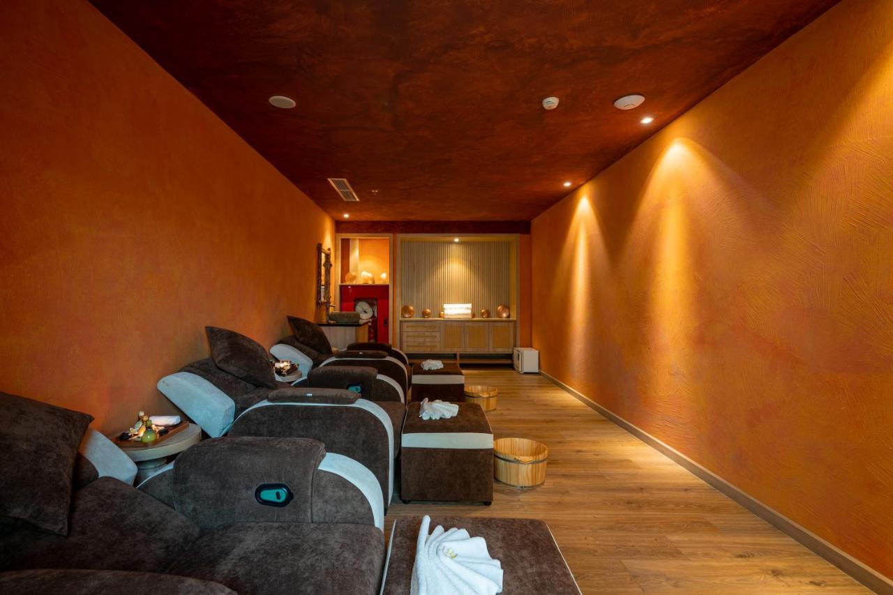 Sala Grand Tuyhoa Hotel Туй Хоа Екстериор снимка