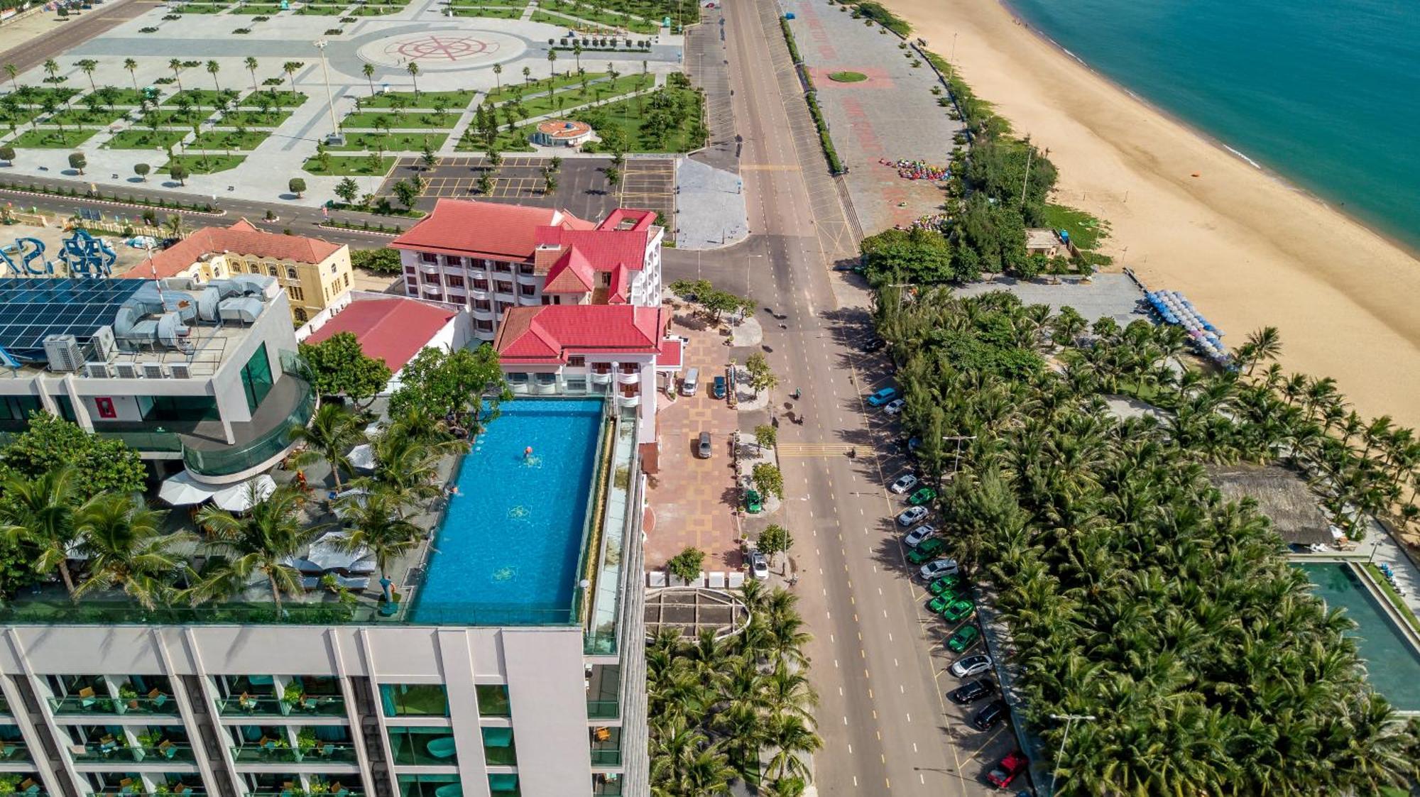 Sala Grand Tuyhoa Hotel Туй Хоа Екстериор снимка